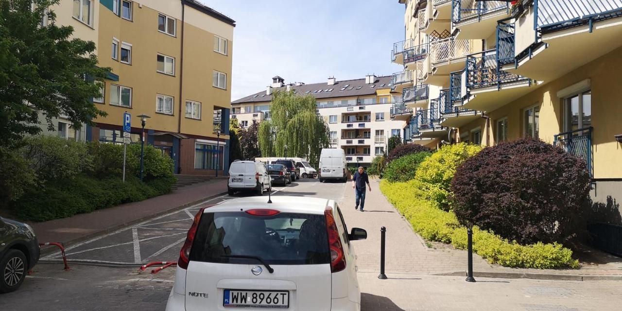 Classic Apartament Metro Kabaty Varşovia Exterior foto