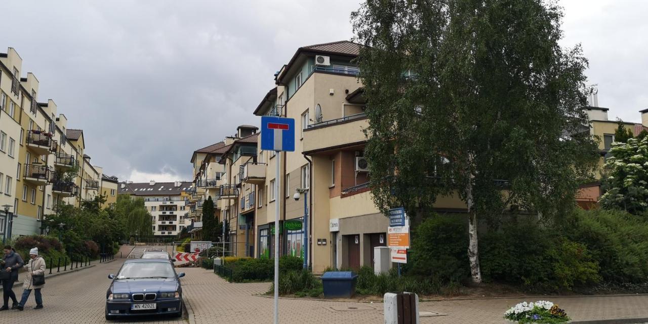 Classic Apartament Metro Kabaty Varşovia Exterior foto