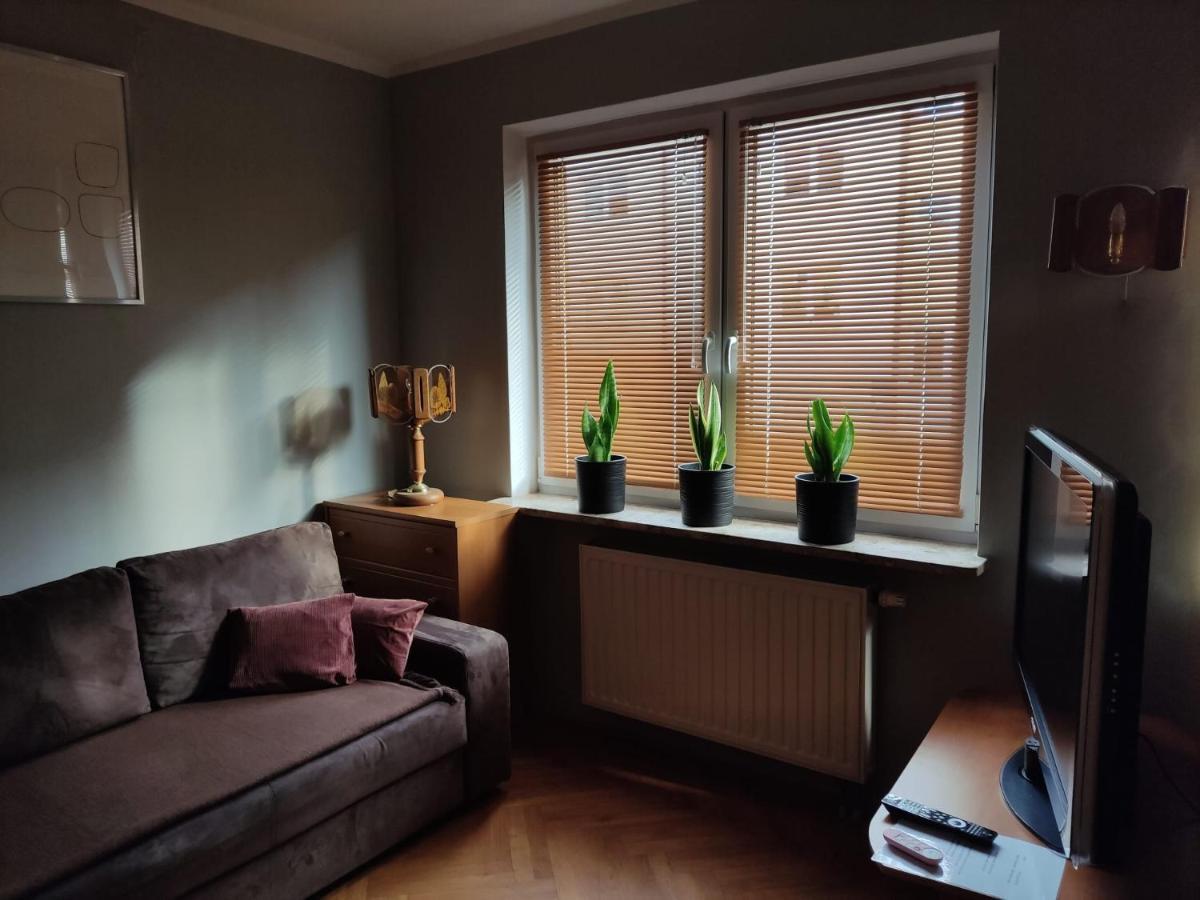 Classic Apartament Metro Kabaty Varşovia Exterior foto