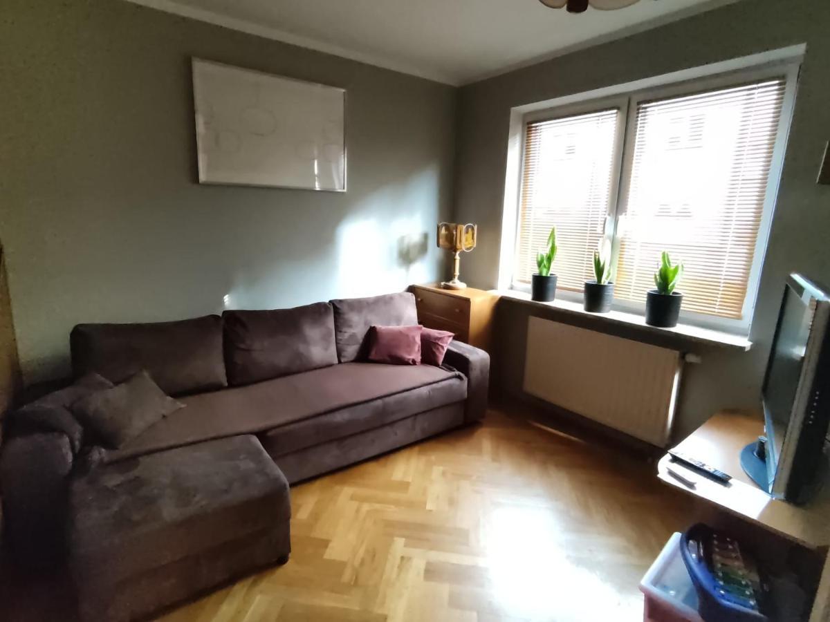Classic Apartament Metro Kabaty Varşovia Exterior foto