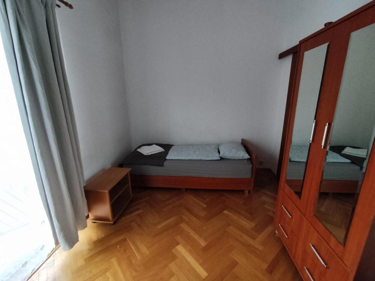 Classic Apartament Metro Kabaty Varşovia Exterior foto