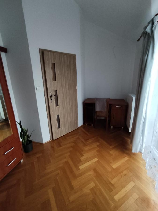 Classic Apartament Metro Kabaty Varşovia Exterior foto