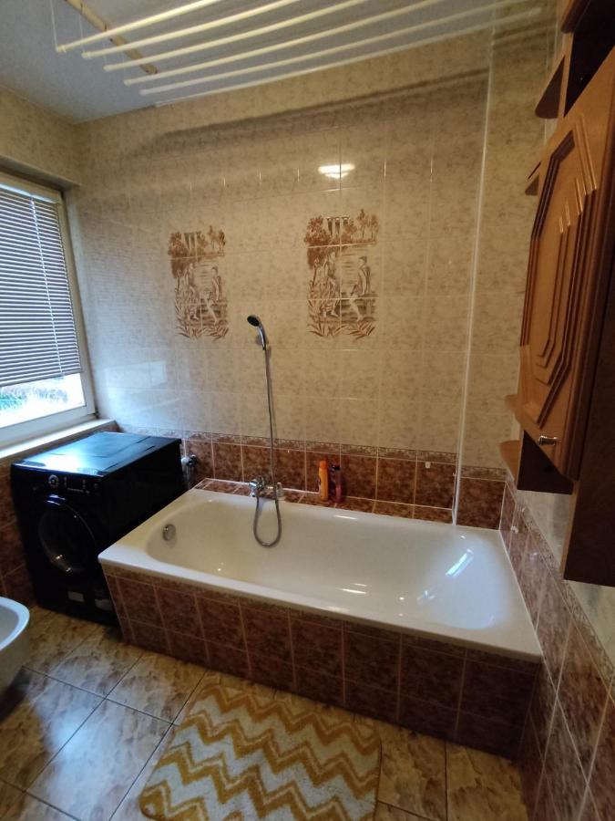 Classic Apartament Metro Kabaty Varşovia Exterior foto